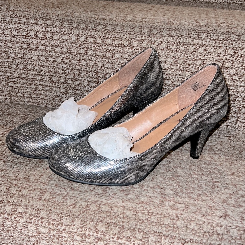 UNWORN Mix No. 6 Heels